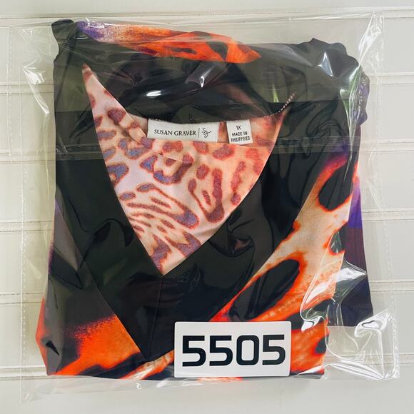 Susan Graver Liquid Knit size 1X V Neck abstract animal print colorful pullover - Picture 9 of 9